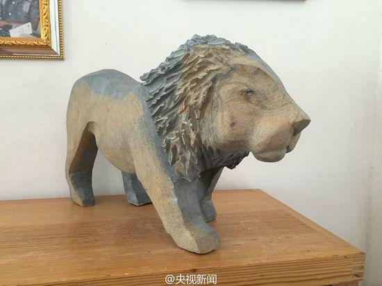 津巴布韦总统送给习近平彭丽媛礼物曝光(图)