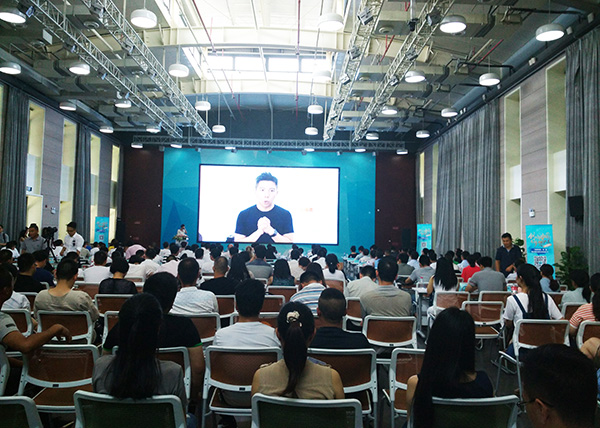 邓亚萍杭州谈创业:“创新”是绝杀