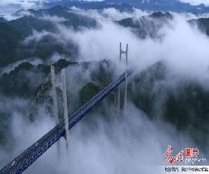 湖北恩施：山如黛 霜降来