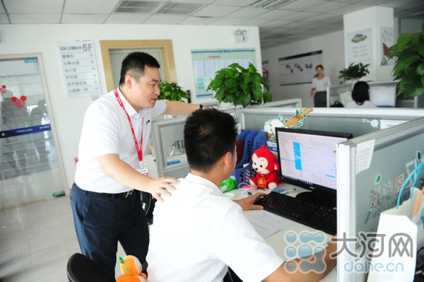 【创业故事】郑州一80后上市公司董事长和他的“网总管”